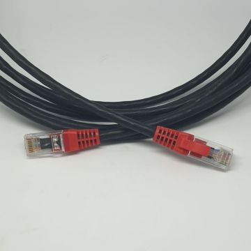 Cross patchkabel, UTP, Cat6, zwart + tule rood + labels, 4m